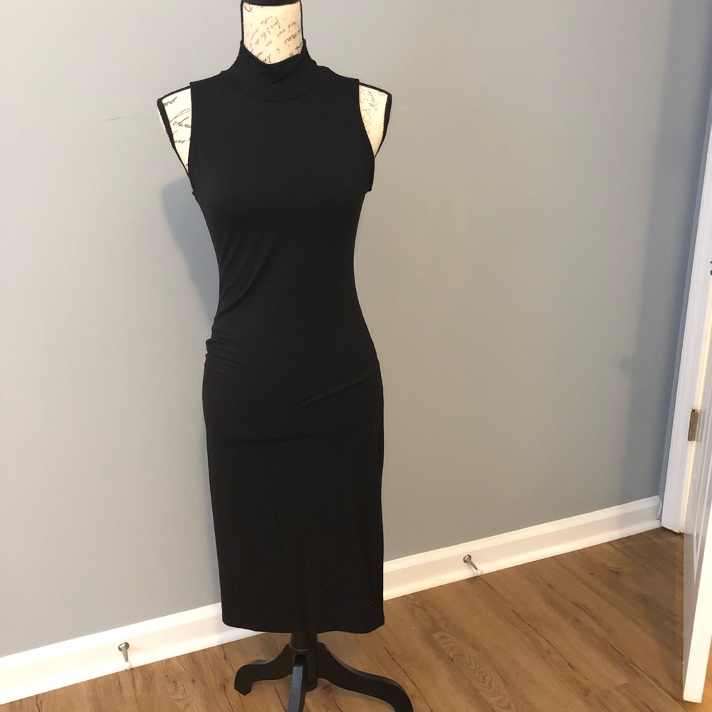 Black sleeveless Michael Stars dress